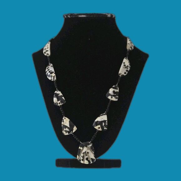 Vintage Handmade Art Deco Kenyan Sea Shell & Black Beads Collar Necklace - Picture 2 of 6